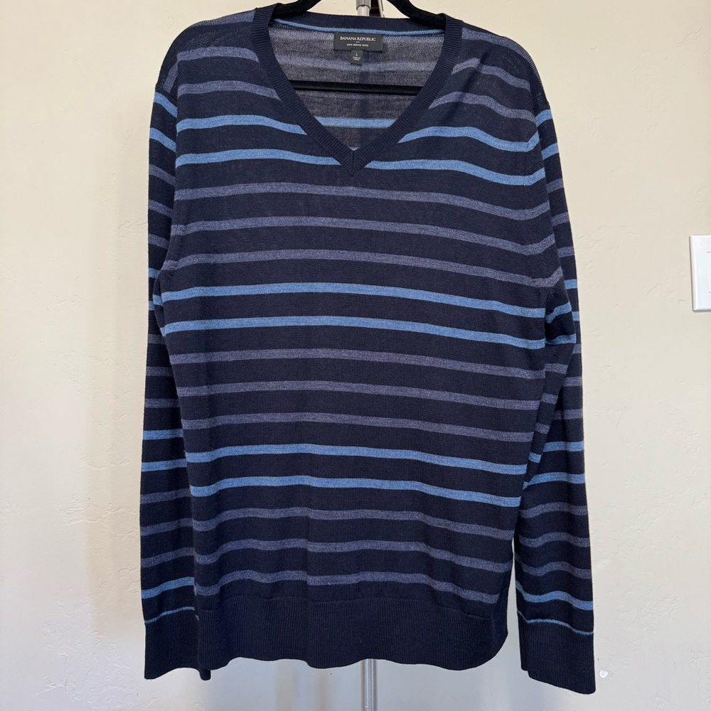 Banana Republic Men's Merino Wool Striped V-Neck Sweater Navy Blue